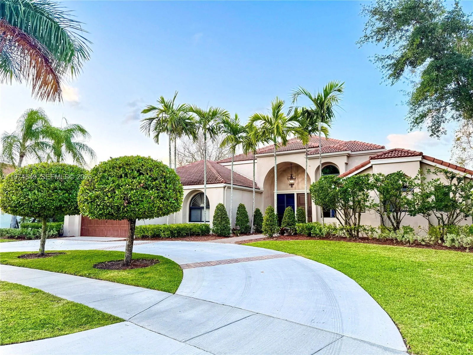 Foto de propiedad en 400 Alexandra Circle 0, Weston, FL 33326 Weston con MLS# 