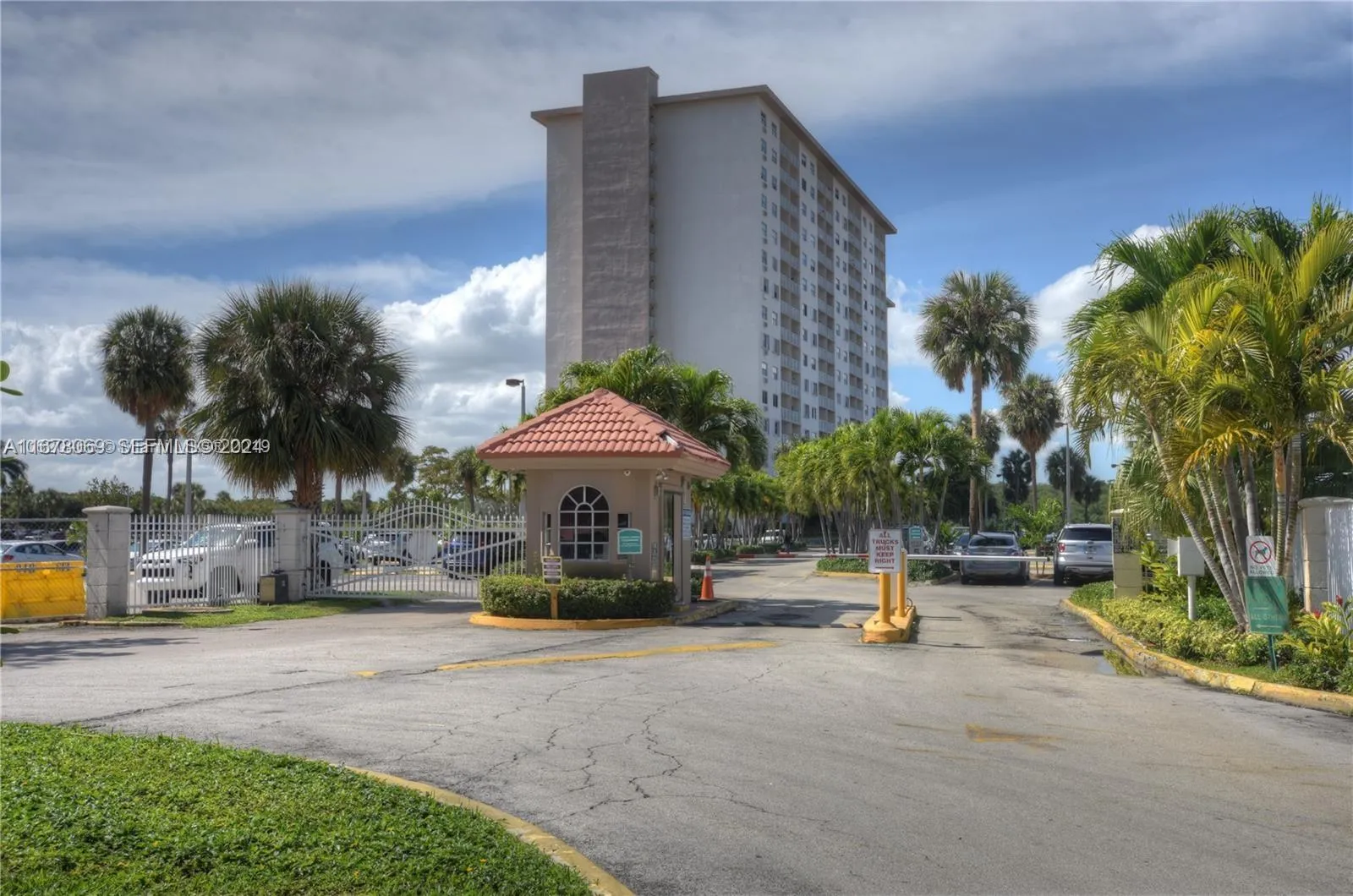 En Renta 400 Kings Point Drive 1031, Sunny Isles Beach, FL 33160, Sunny Isles Beach, FL 33160