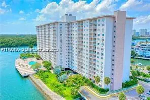 En Renta 400 Kings Point Drive 106, Sunny Isles Beach, FL 33160, Sunny Isles Beach, FL 33160