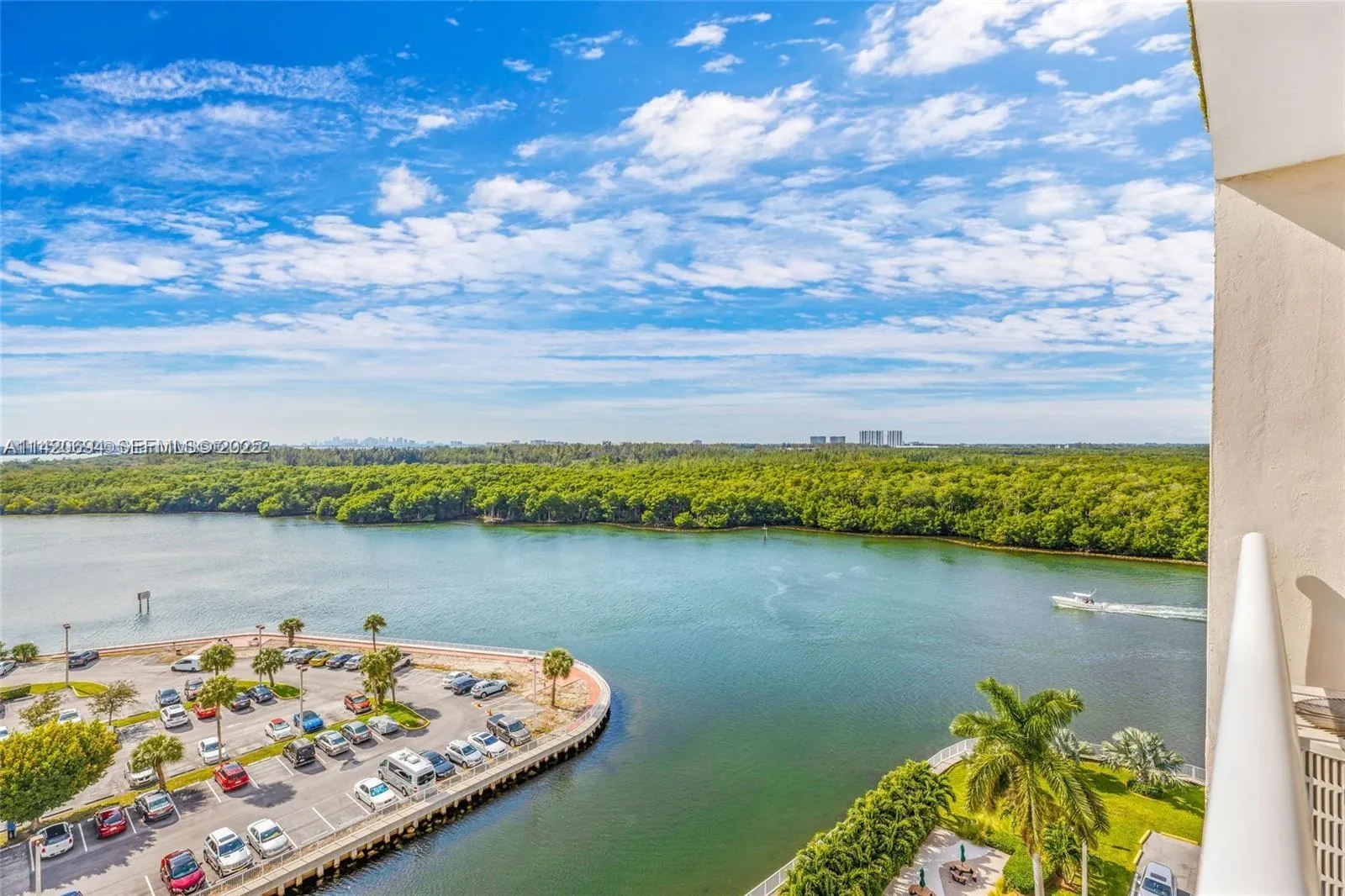 Foto de propiedad en 400 Kings Point Drive 1406, Sunny Isles Beach, FL 33160 Sunny Isles Beach con MLS# 