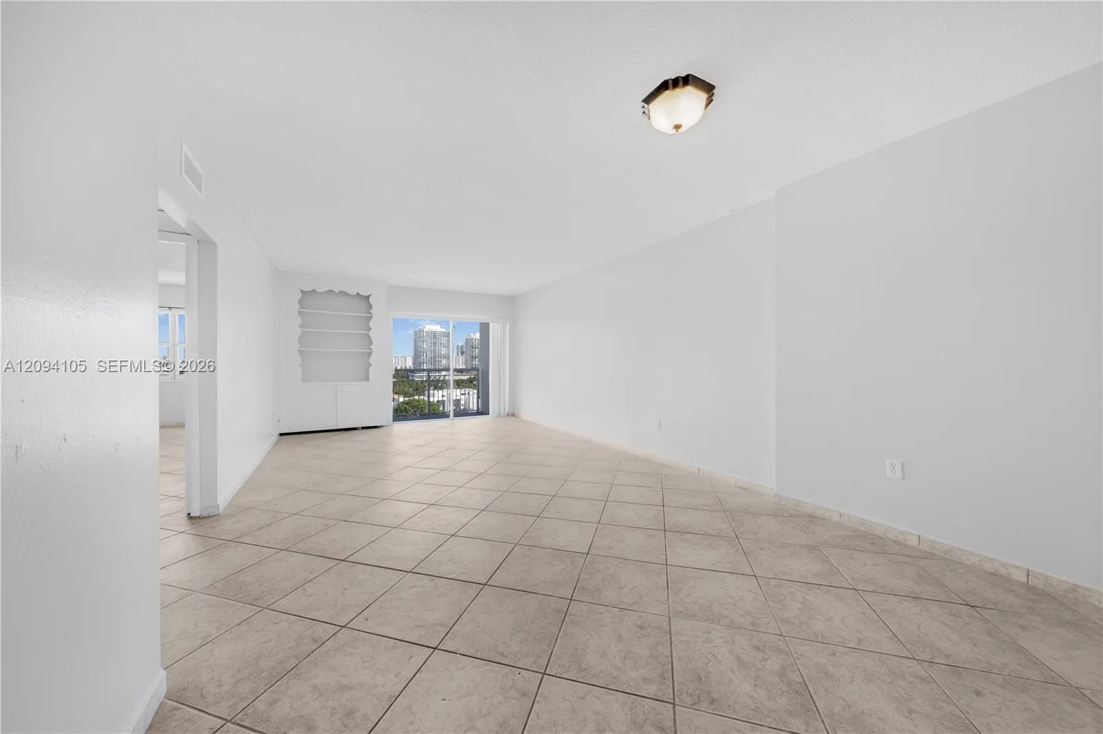 En Venta 400 Kings Point Drive 1427, Sunny Isles Beach, FL 33160, Sunny Isles Beach, FL 33160