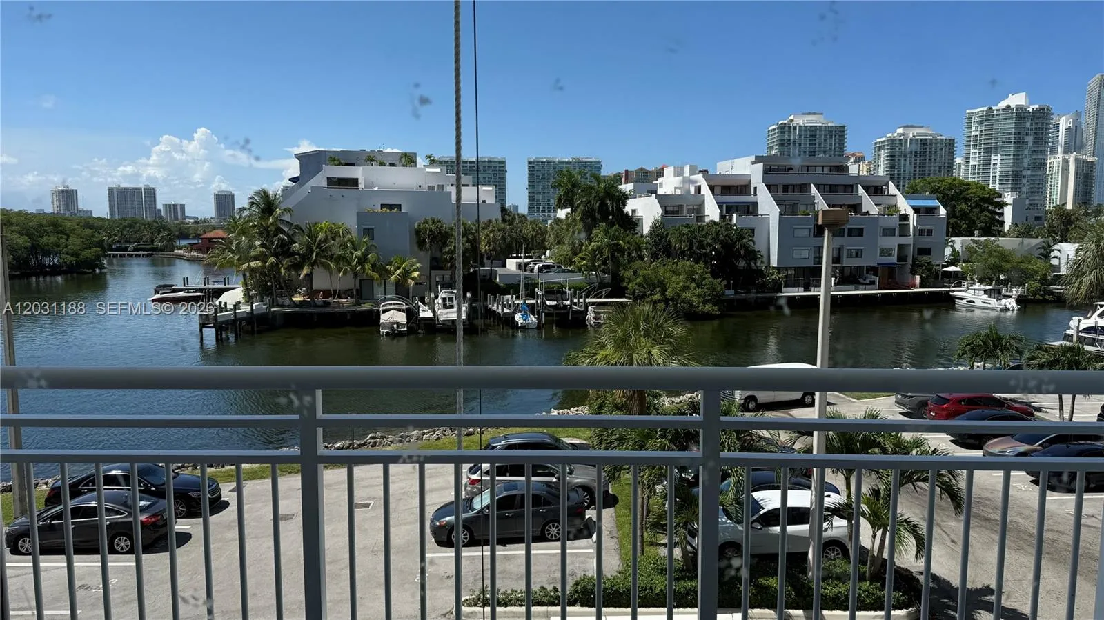 Foto de propiedad en 400 Kings Point Drive 316, Sunny Isles Beach, FL 33160 Sunny Isles Beach con MLS# 