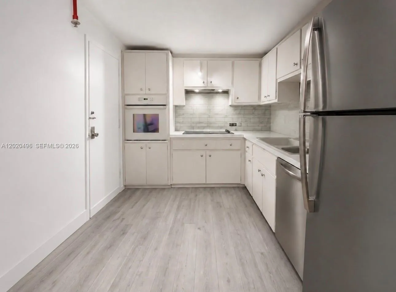 Foto de propiedad en 400 Kings Point Drive 811, Sunny Isles Beach, FL 33160 Sunny Isles Beach con MLS# 