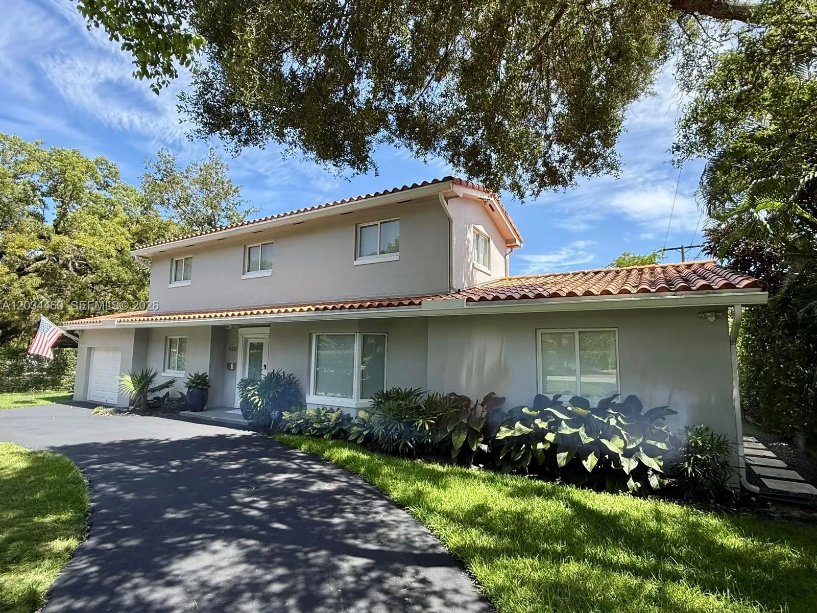 Foto de propiedad en 400 Miller Road, Coral Gables, FL 33146 Coral Gables con MLS# 