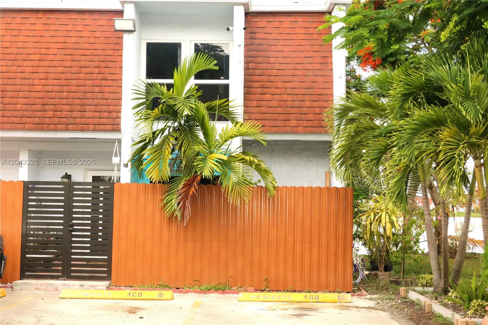 Foto de propiedad en 400 NW 107th Avenue 10C, Miami, FL 33172 Miami con MLS# 