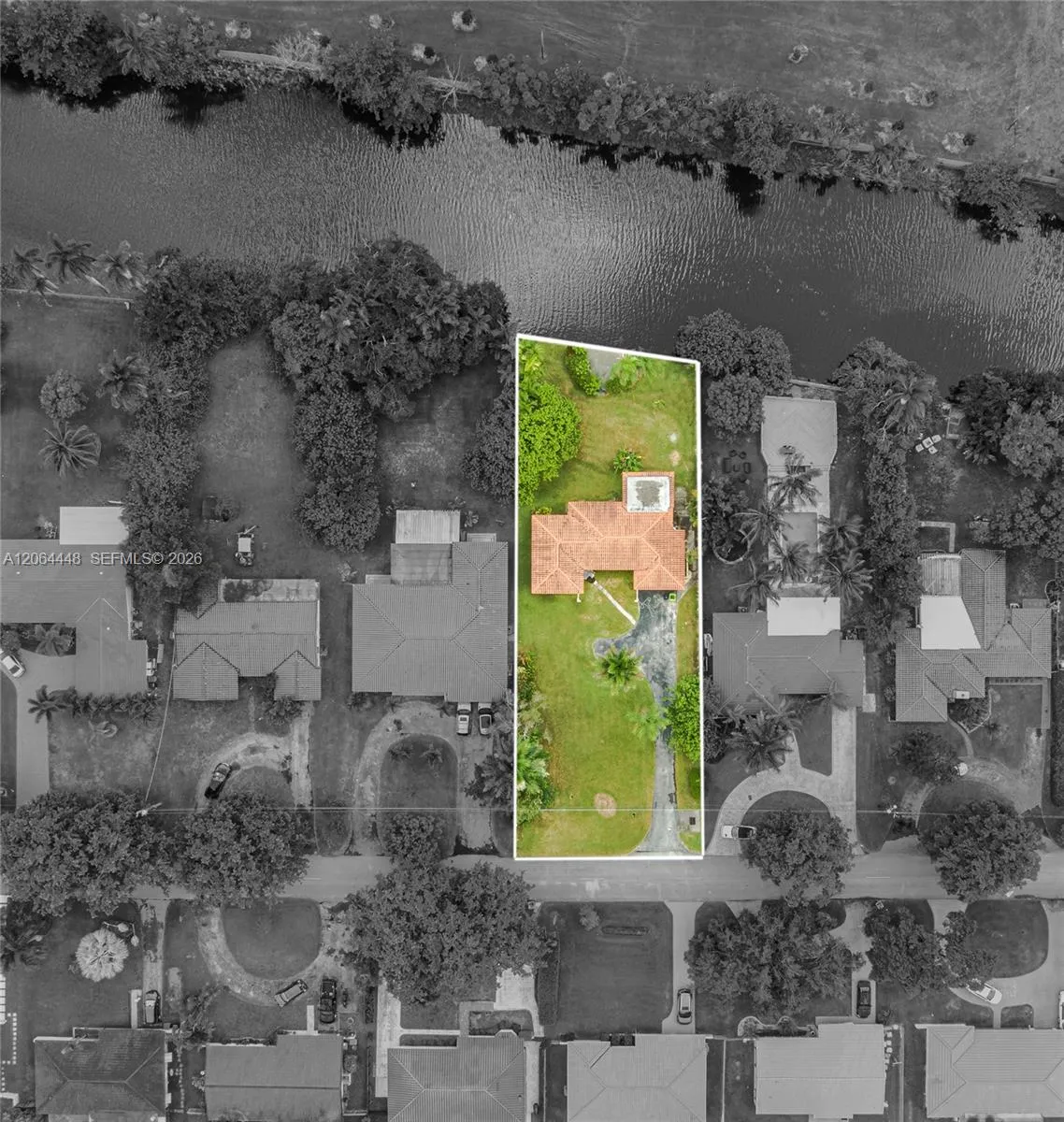 Foto de propiedad en 400 NW 87th Street, El Portal, FL 33150 El Portal con MLS# 