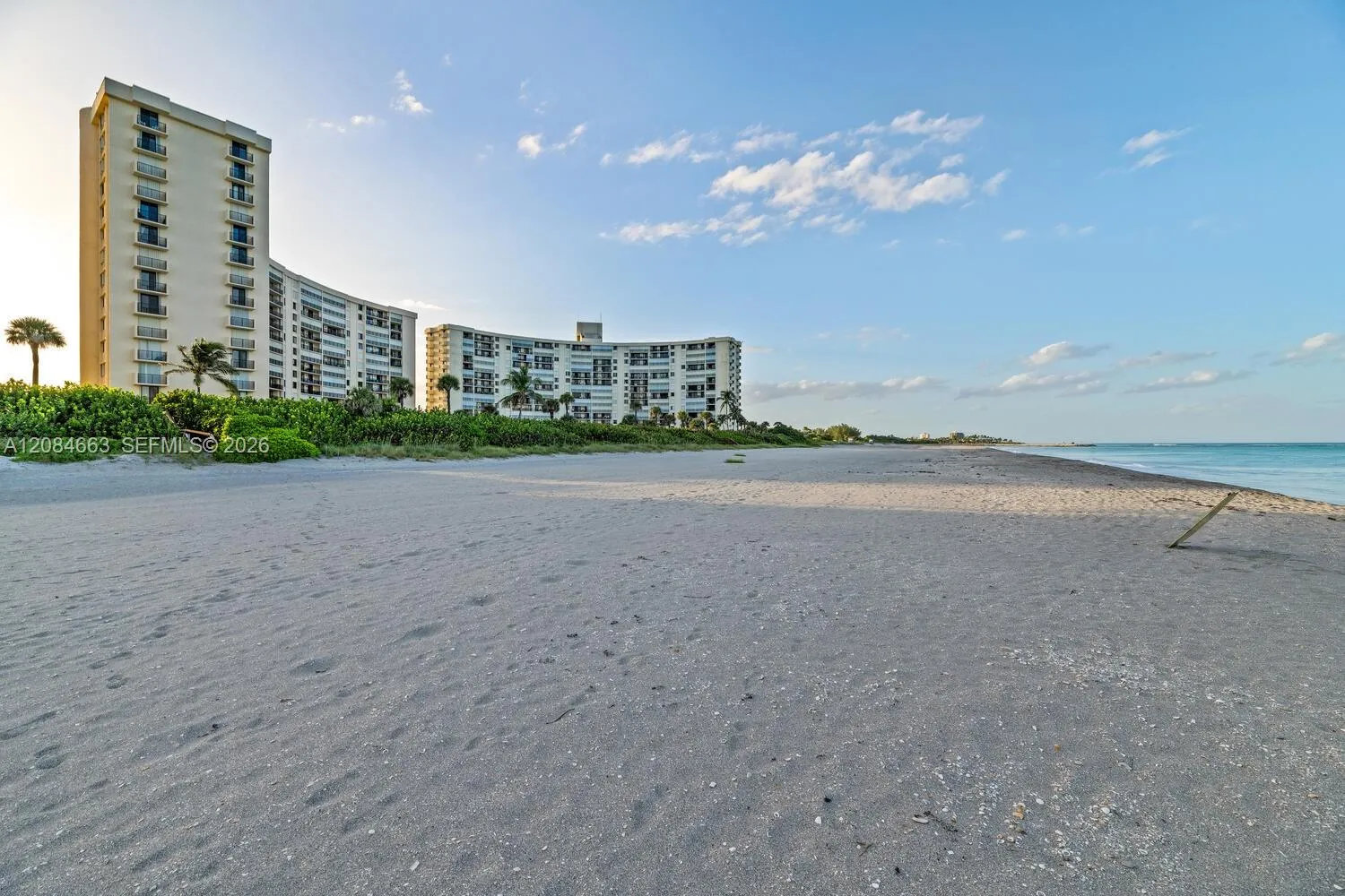 Foto de propiedad en 400 Ocean Trail Way 302, Jupiter, FL 33477 Jupiter con MLS# 