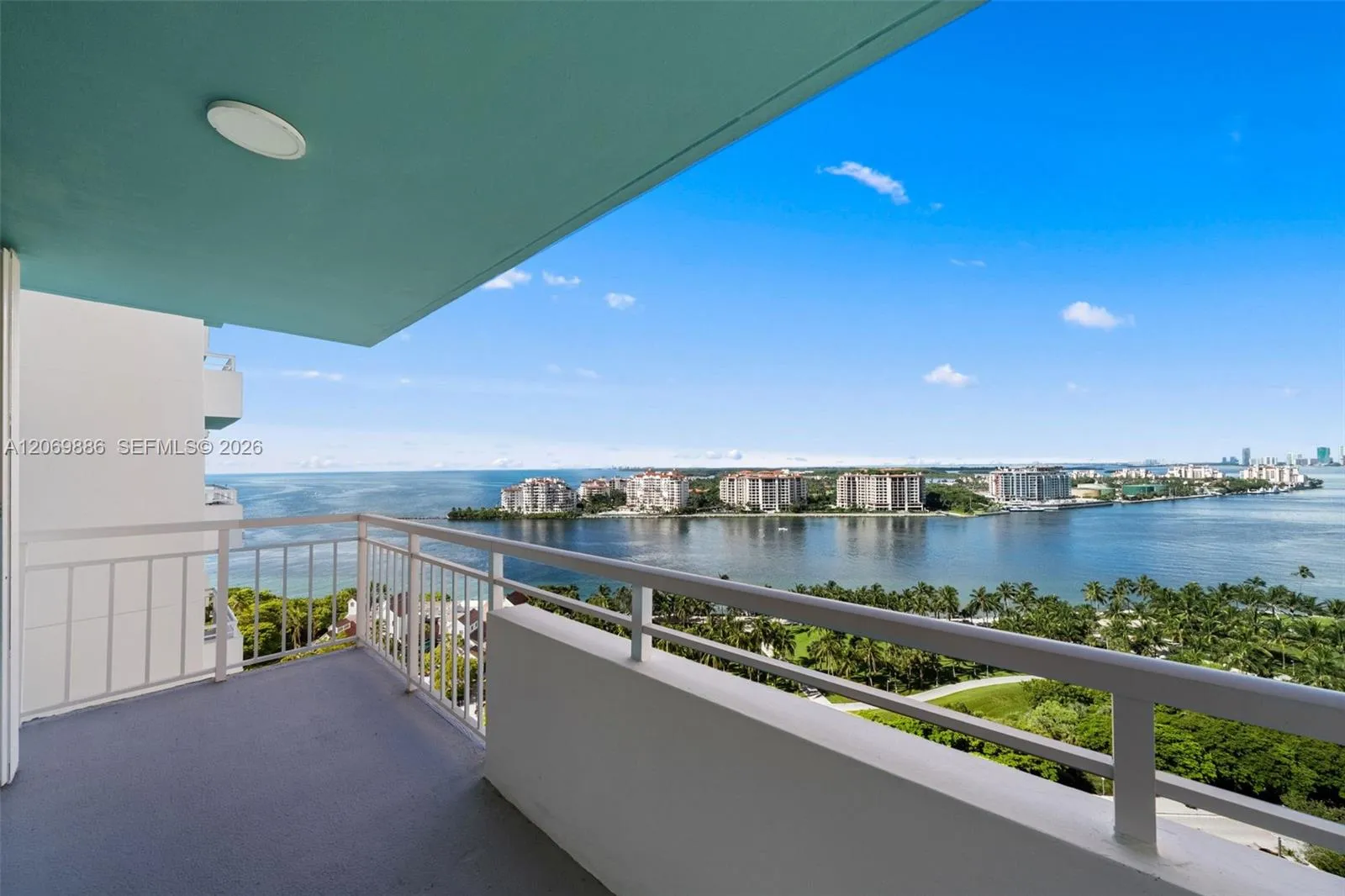 Foto de propiedad en 400 S Pointe Drive 1905, Miami Beach, FL 33139 Miami Beach con MLS# 