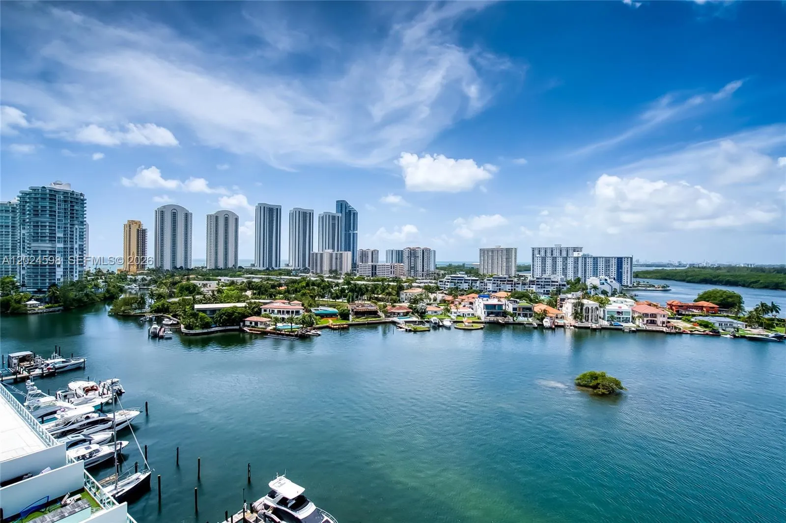 Foto de propiedad en 400 Sunny Isles Boulevard 1202, Sunny Isles Beach, FL 33160 Sunny Isles Beach con MLS# 
