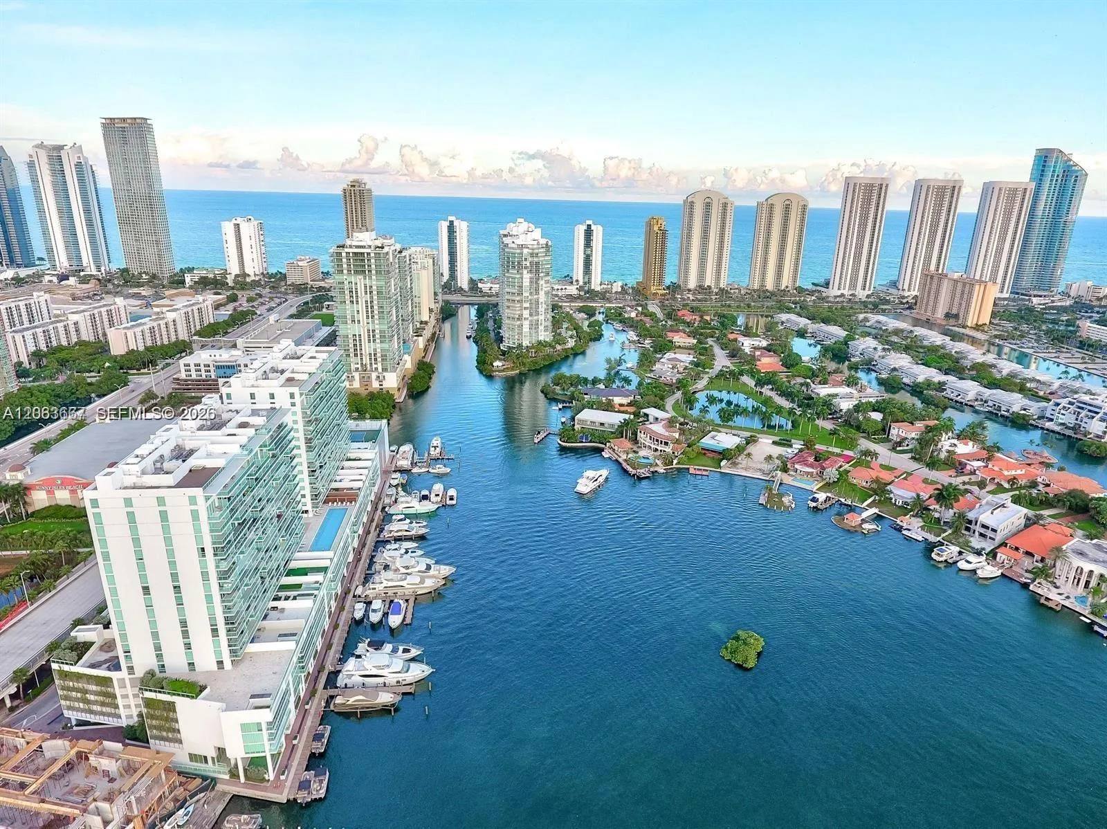 Foto de propiedad en 400 Sunny Isles Boulevard 1401, Sunny Isles Beach, FL 33160 Sunny Isles Beach con MLS# 
