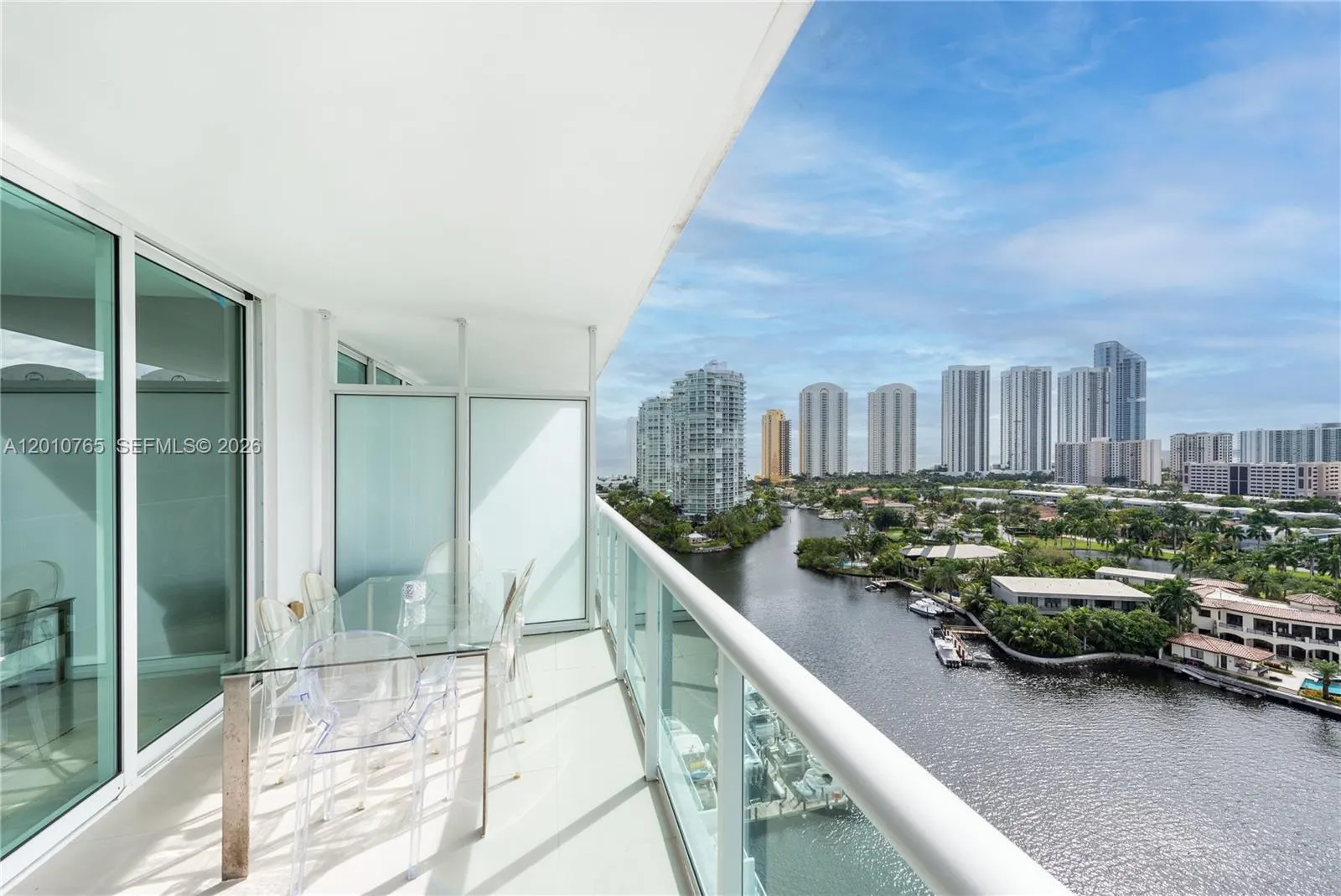 Foto de propiedad en 400 Sunny Isles Boulevard 1518, Sunny Isles Beach, FL 33160 Sunny Isles Beach con MLS# 