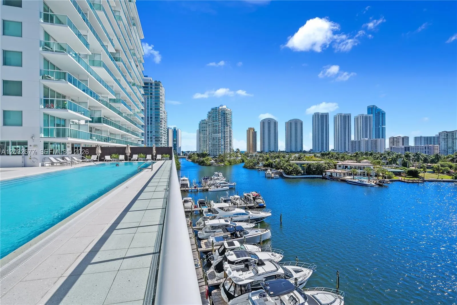Foto de propiedad en 400 Sunny Isles Boulevard 1917 |TWO STORIES, Sunny Isles Beach, FL 33160 Sunny Isles Beach con MLS# 