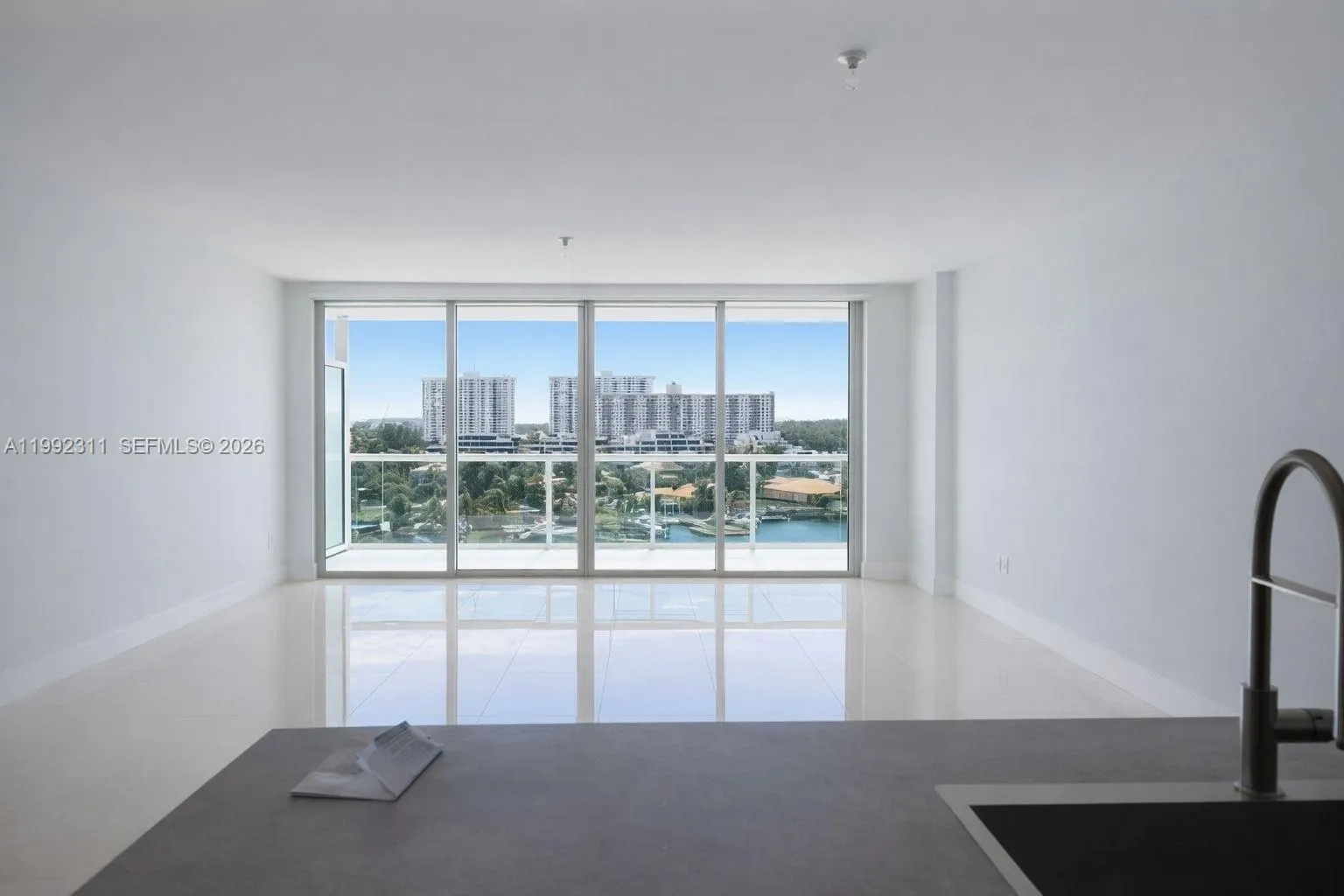 Foto de propiedad en 400 Sunny Isles Boulevard 819, Sunny Isles Beach, FL 33160 Sunny Isles Beach con MLS# 