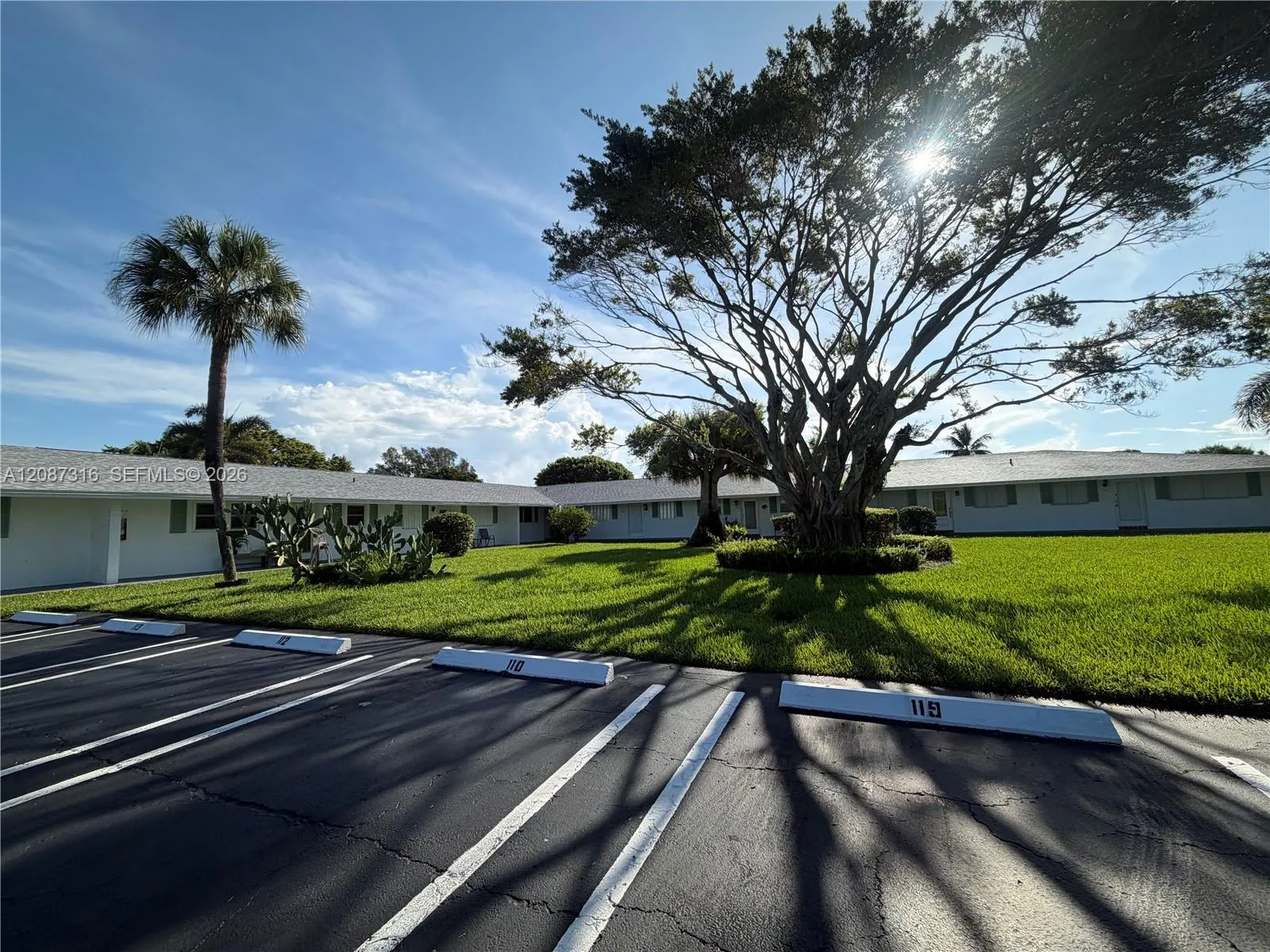Foto de propiedad en 400 SW Golfview Terrace 112, Boynton Beach, FL 33426 Boynton Beach con MLS# 