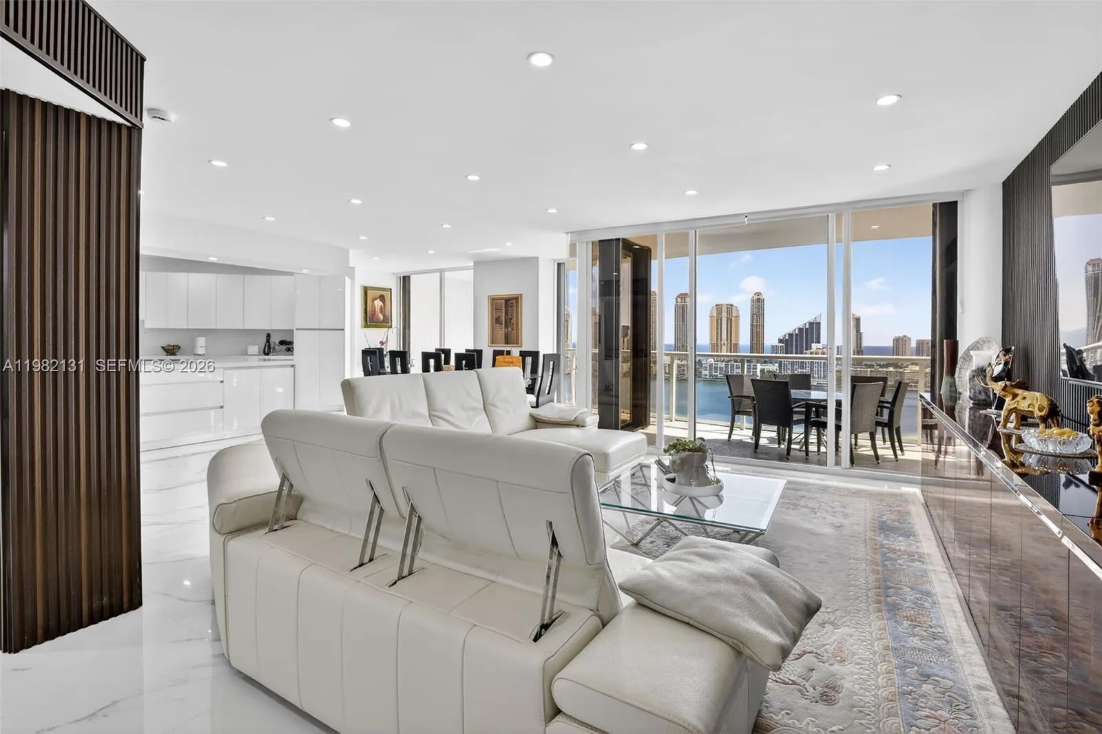 Foto de propiedad en 4000 Island Boulevard 2301, Aventura, FL 33160 Aventura con MLS#