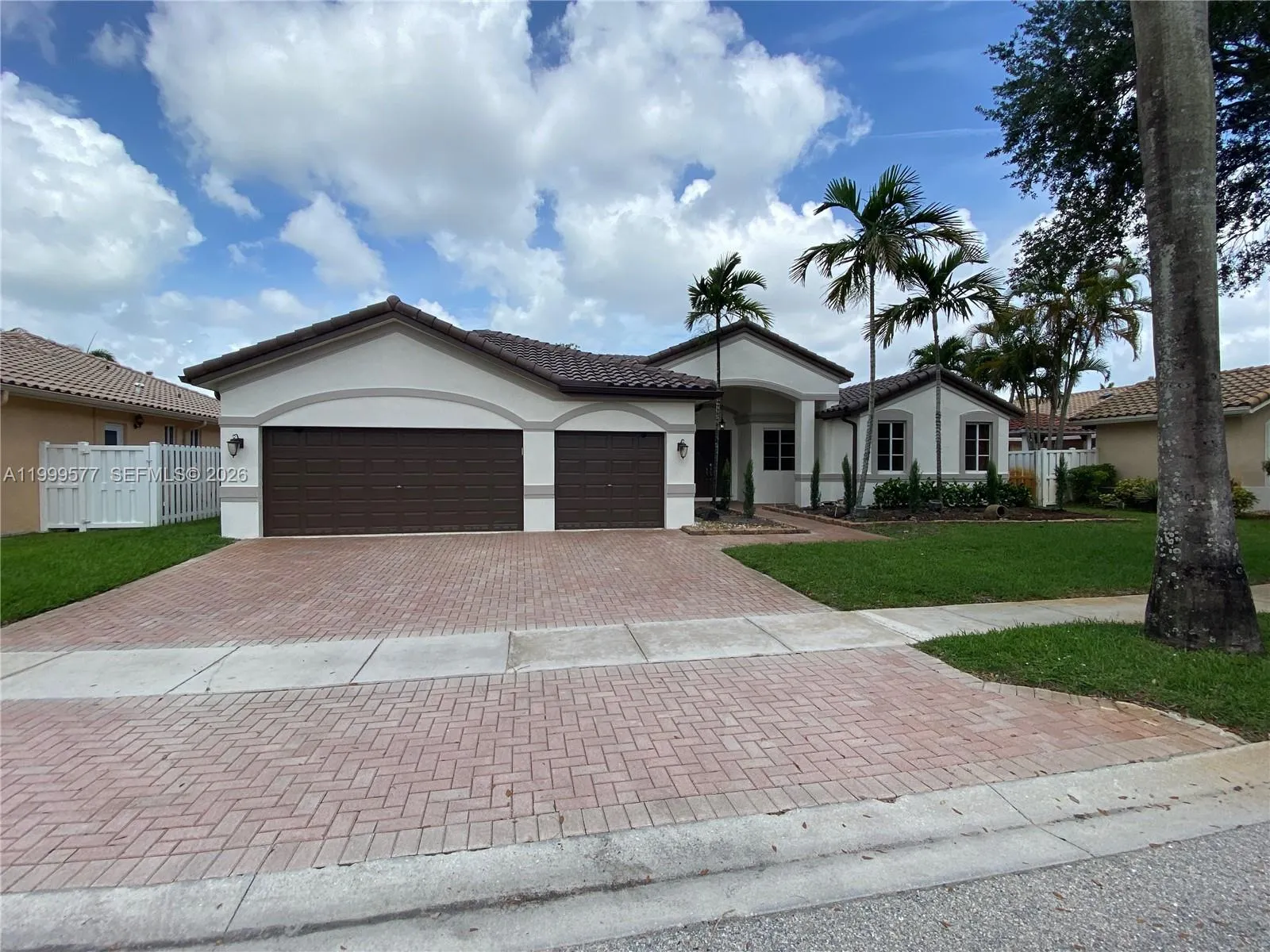 Foto de propiedad en 4000 SW 145th Avenue, Miramar, FL 33027 Miramar con MLS# 