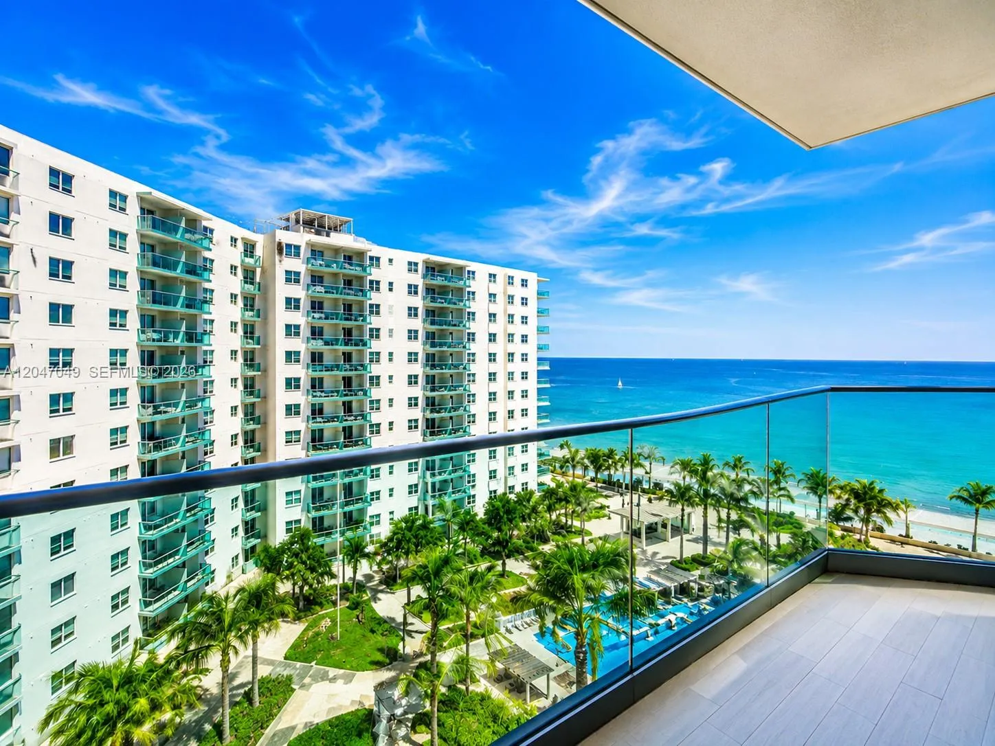 Foto de propiedad en 4001 S Ocean Drive 11M, Hollywood, FL 33019 Hollywood con MLS# 