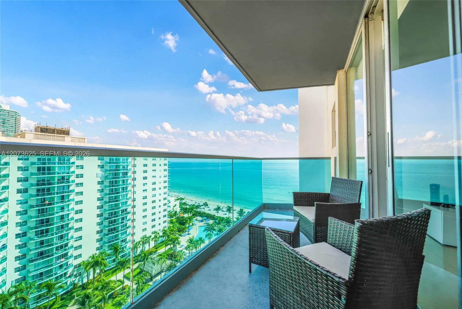 Foto de propiedad en 4001 S Ocean Drive 15P, Hollywood, FL 33019 Hollywood con MLS# 
