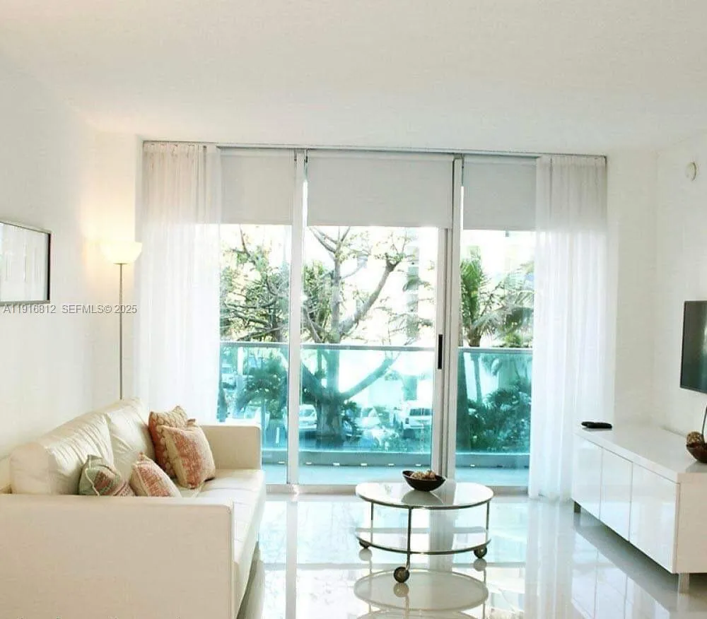 Foto de propiedad en 4001 S Ocean Drive 2H, Hollywood, FL 33019 Hollywood con MLS# 
