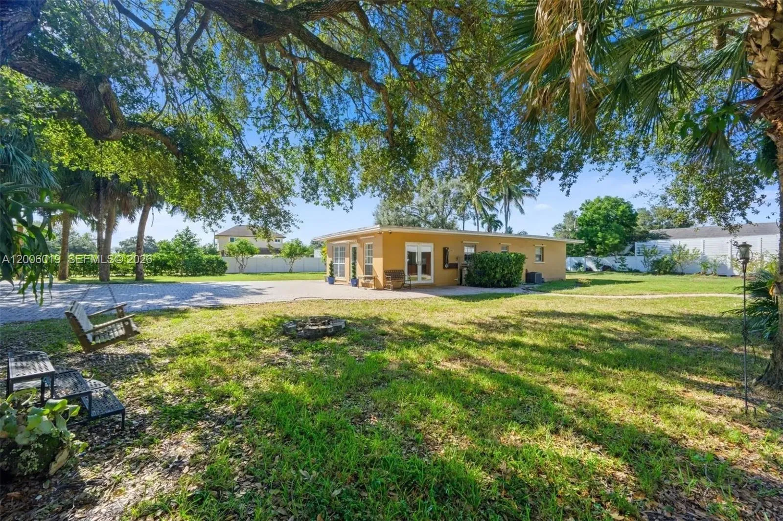 Vendido 4001 SW 73rd Avenue, Davie, FL 33314, Davie, FL 33314