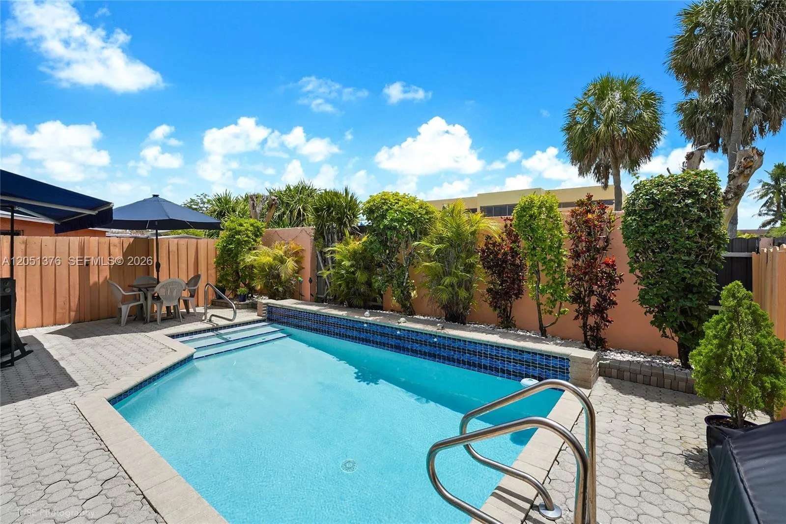 Vendido 4001 W 10th Court, Hialeah, FL 33012, Hialeah, FL 33012