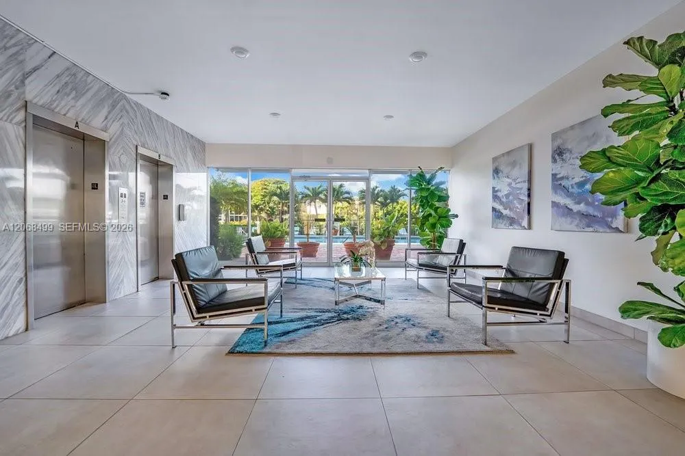 Foto de propiedad en 401 Golden Isles Drive 1116, Hallandale Beach, FL 33009 Hallandale Beach con MLS# 