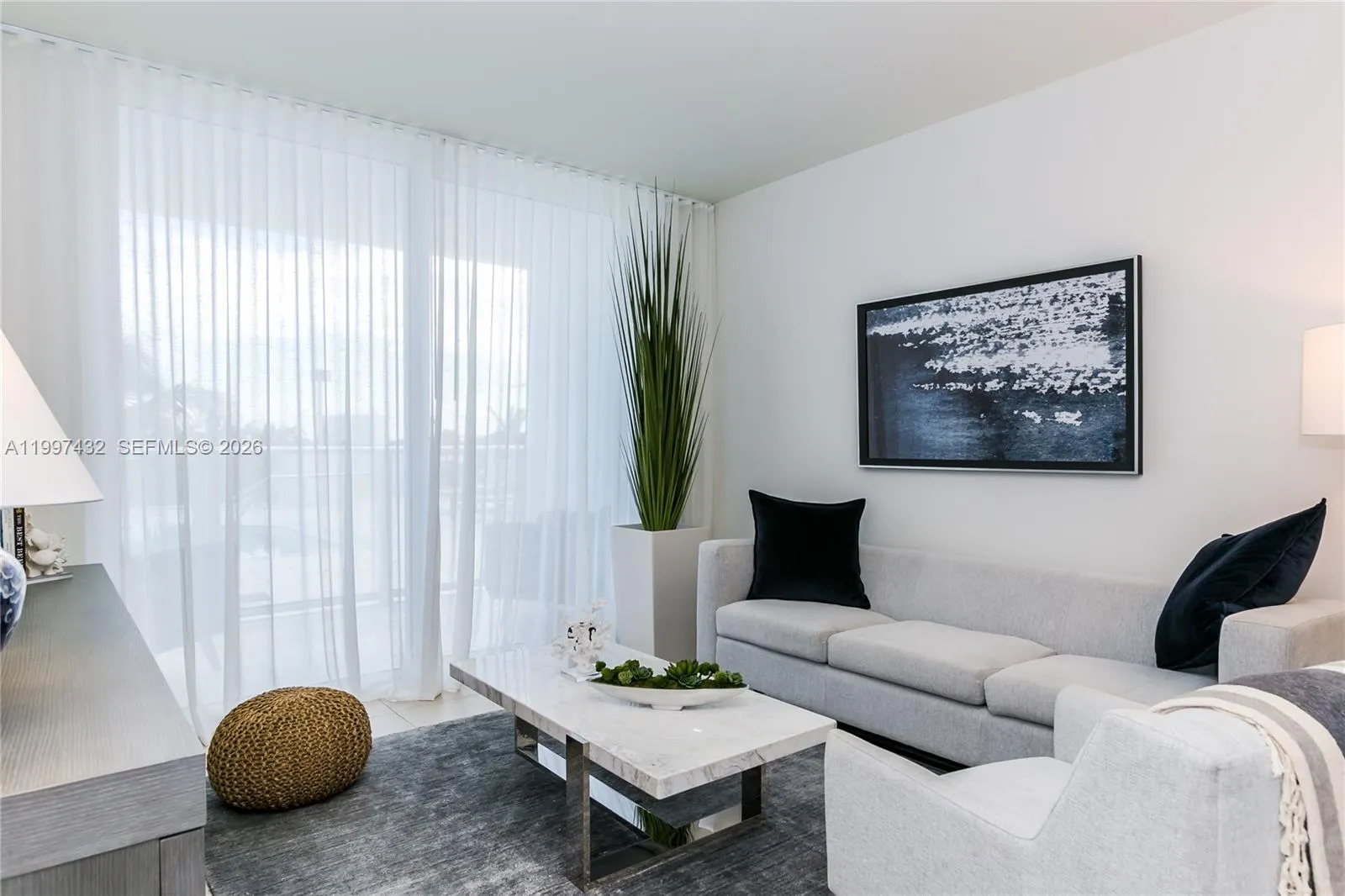 Foto de propiedad en 401 N Birch Road 404, Fort Lauderdale, FL 33304 Fort Lauderdale con MLS# 