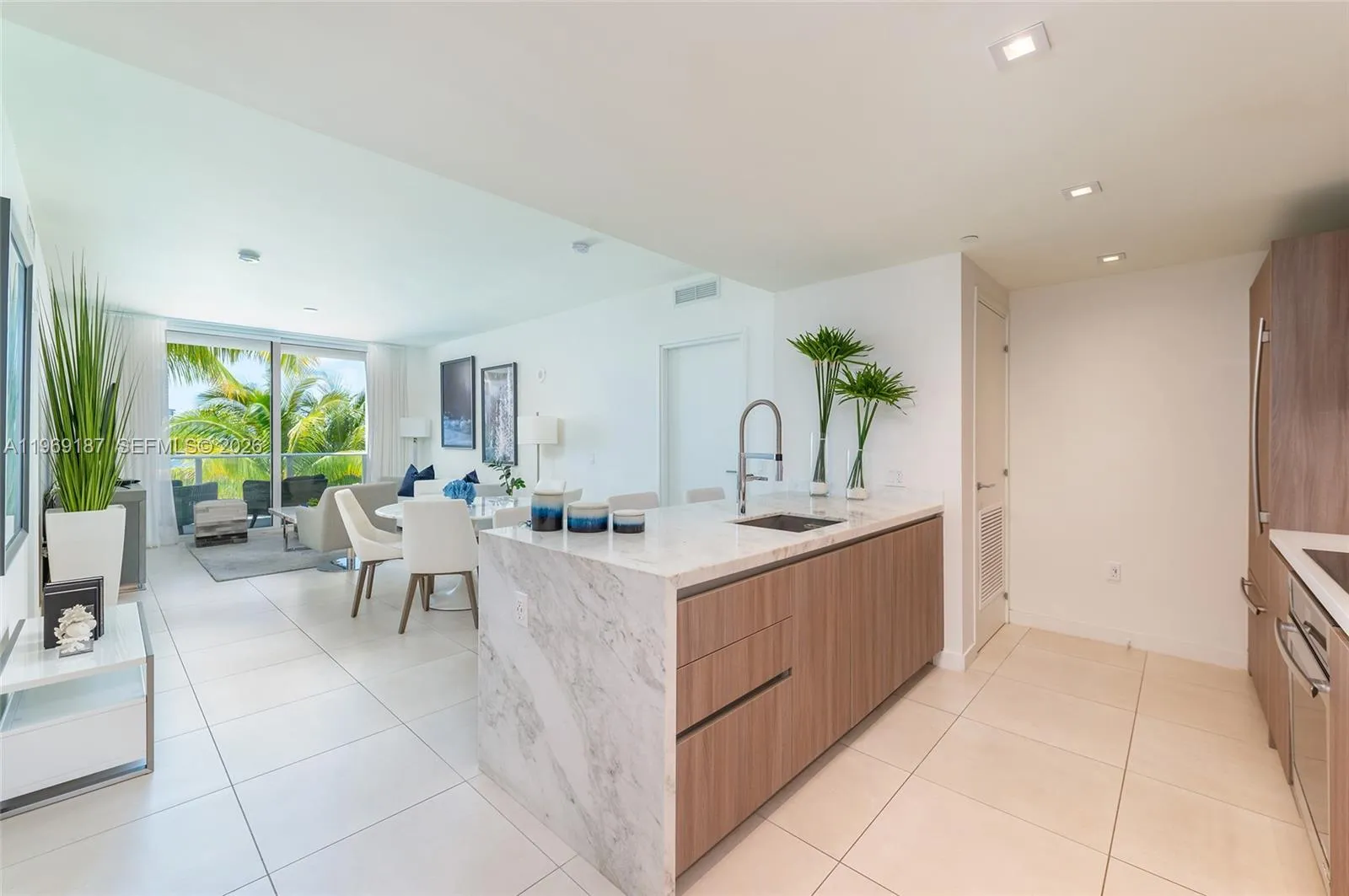 Foto de propiedad en 401 N Birch Road 502, Fort Lauderdale, FL 33304 Fort Lauderdale con MLS# 