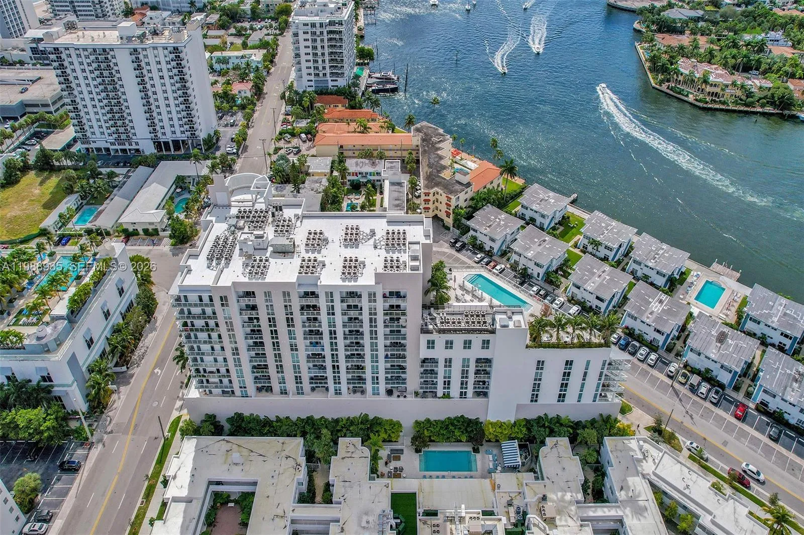 Foto de propiedad en 401 N Birch Road 513, Fort Lauderdale, FL 33304 Fort Lauderdale con MLS# 
