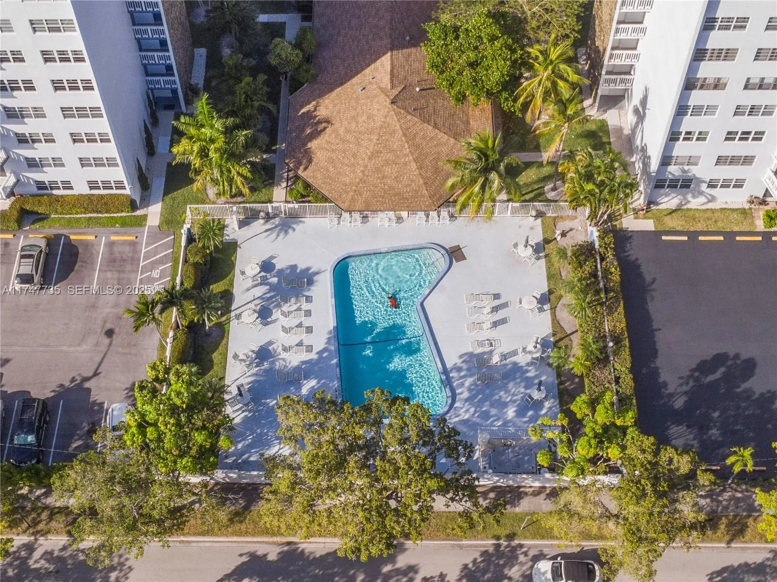 Foto de propiedad en 401 NE 14th Avenue 603, Hallandale Beach, FL 33009 Hallandale Beach con MLS# 