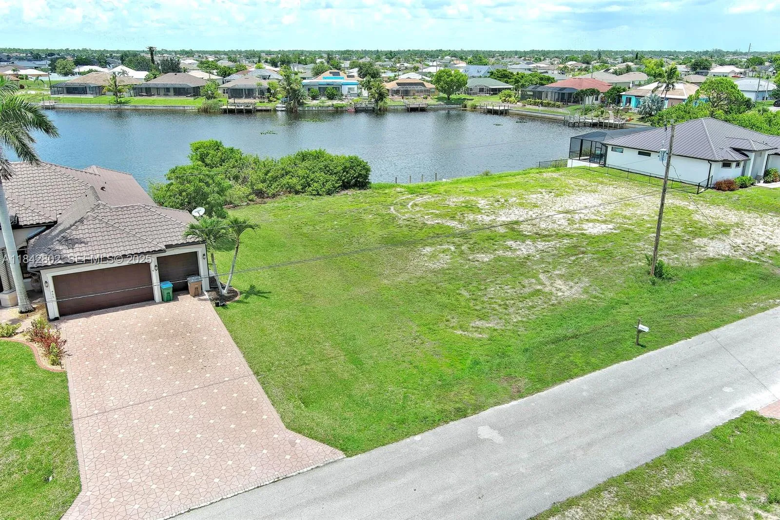 En Venta 401 NW 24th Terrace, Cape Coral, FL 33993, Cape Coral, FL 33993