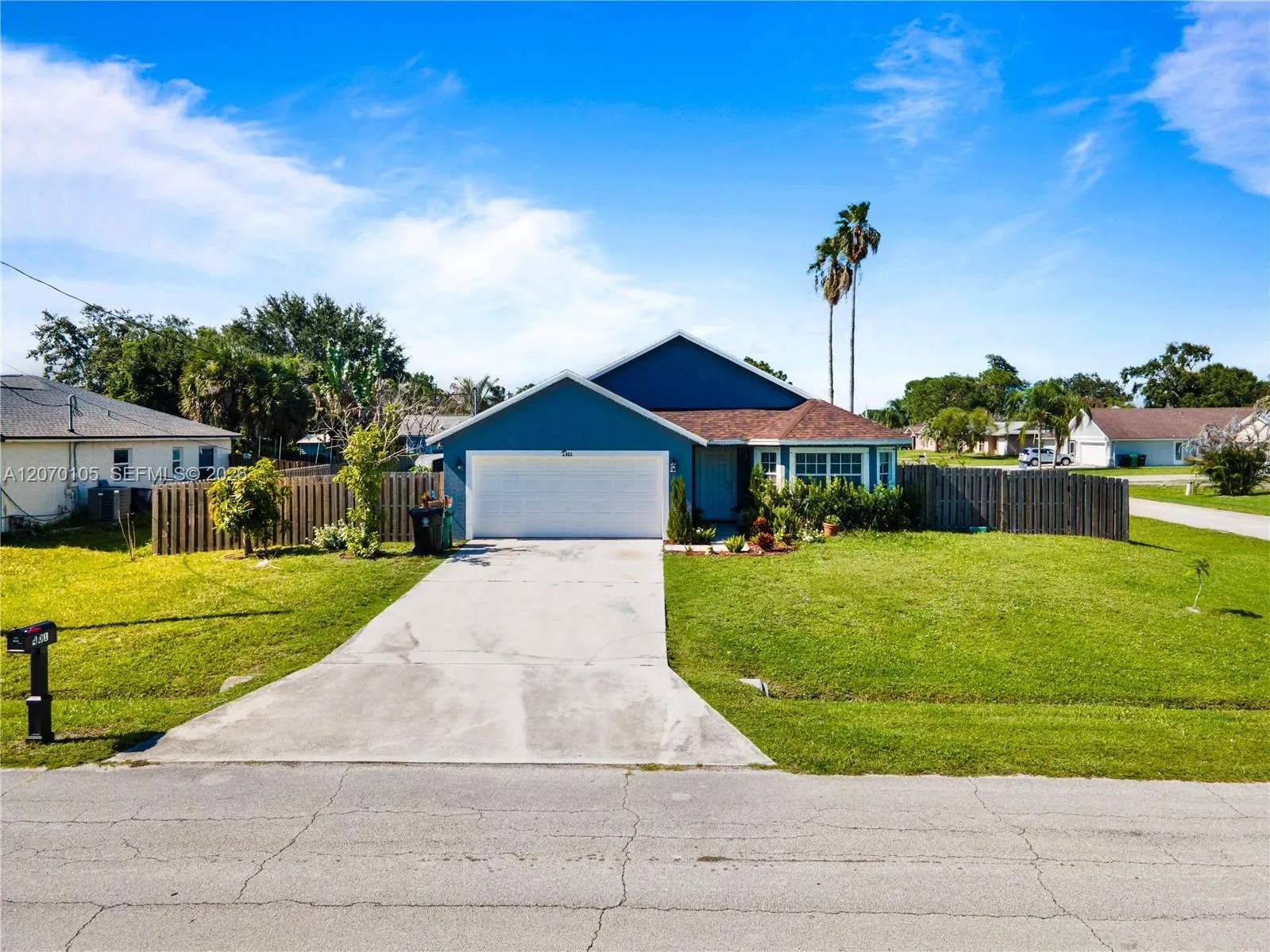 Foto de propiedad en 401 NW Kilpatrick Avenue, Port St. Lucie, FL 34983 Port St. Lucie con MLS# 