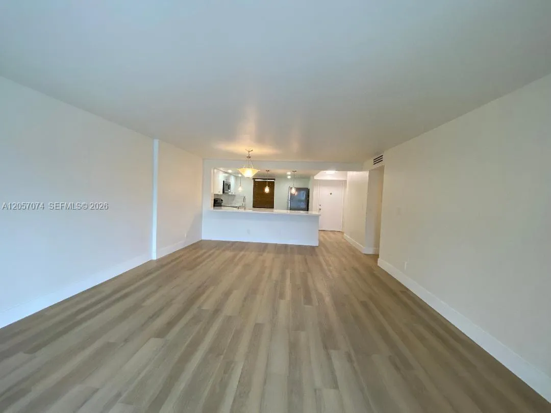 Foto de propiedad en 401 SE 3rd Street 405, Dania Beach, FL 33004 Dania Beach con MLS# 