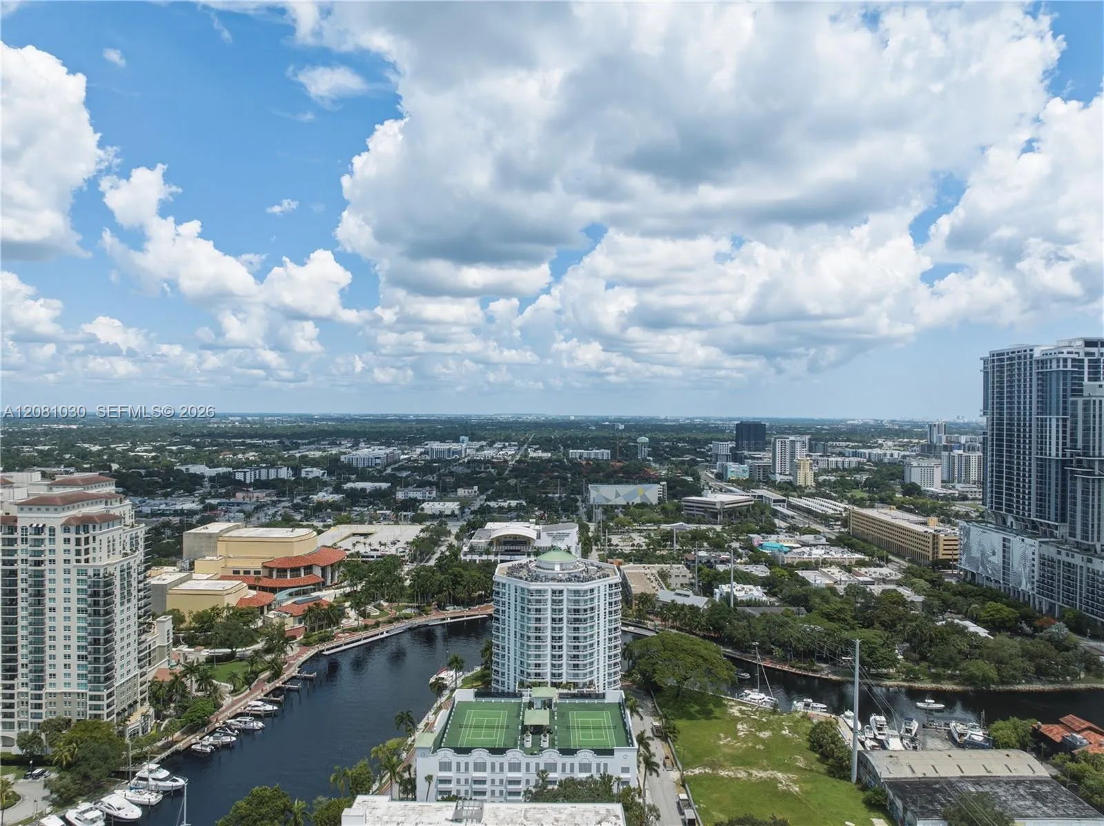 Foto de propiedad en 401 SW 4th Avenue 1700, Fort Lauderdale, FL 33315 Fort Lauderdale con MLS# 
