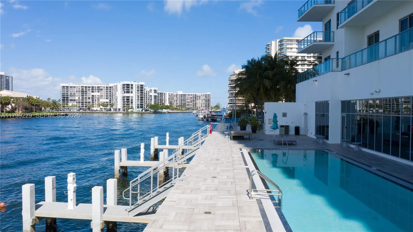 Foto de propiedad en 4010 S Ocean Drive CU-1, Hollywood, FL 33019 Hollywood con MLS# 