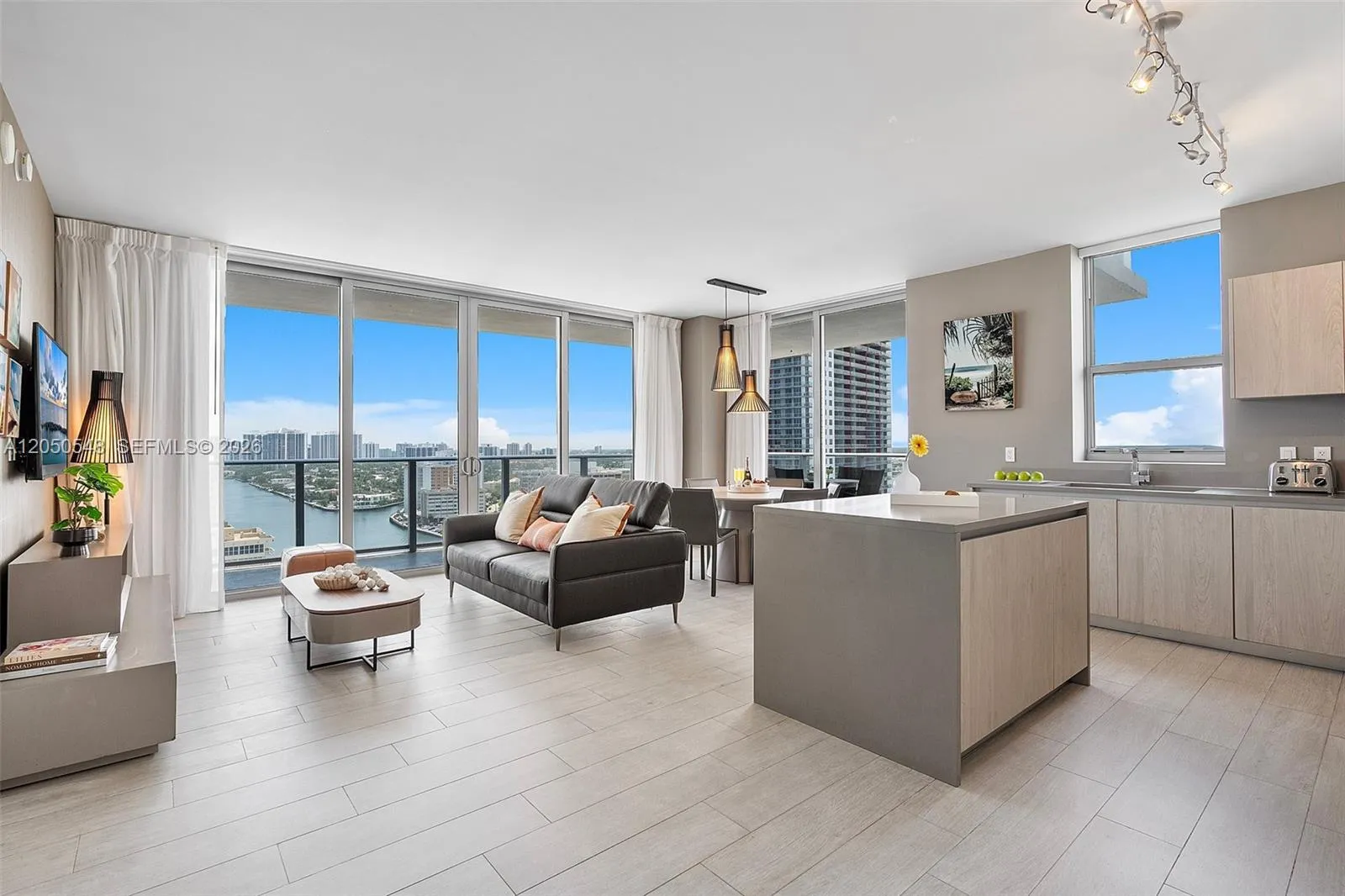 Foto de propiedad en 4010 S Ocean Drive R1508, Hollywood, FL 33019 Hollywood con MLS# 
