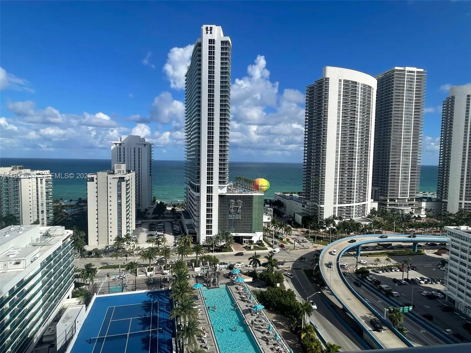 Foto de propiedad en 4010 S Ocean Drive R1705, Hollywood, FL 33019 Hollywood con MLS# 