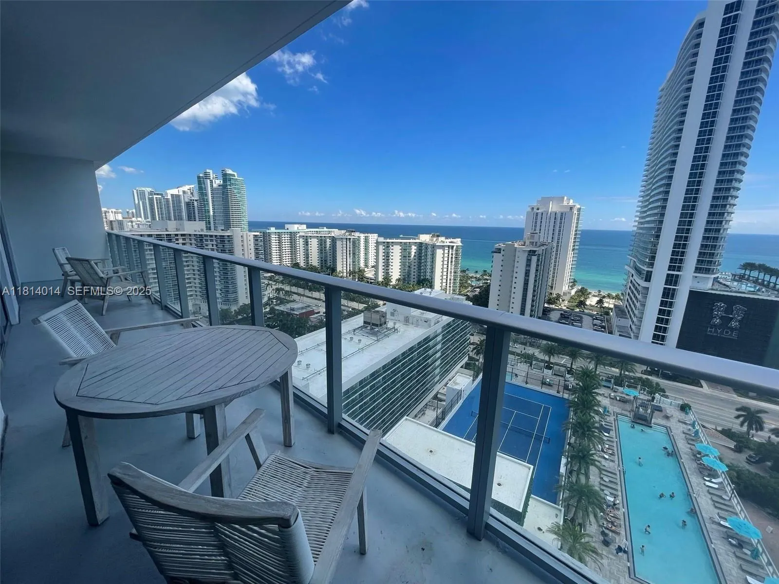 Foto de propiedad en 4010 S Ocean Drive R1707, Hollywood, FL 33019 Hollywood con MLS# 