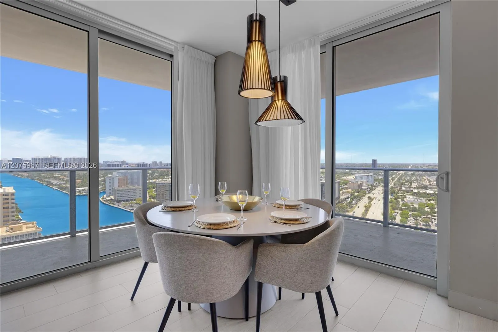 En Venta 4010 S Ocean Drive R2008, Hollywood, FL 33019, Hollywood, FL 33019