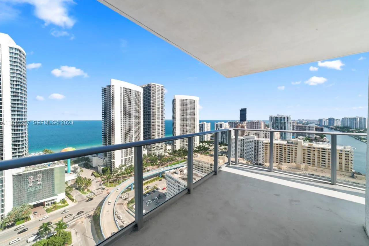 Foto de propiedad en 4010 S Ocean Drive R2409, Hollywood, FL 33019 Hollywood con MLS# 