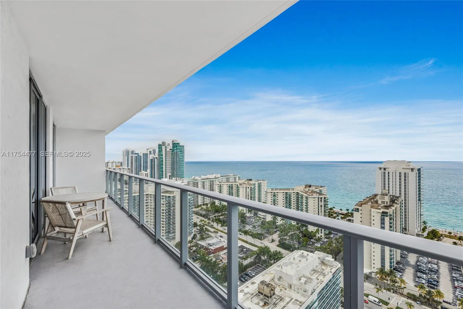 Foto de propiedad en 4010 S Ocean Drive R2505, Hollywood, FL 33019 Hollywood con MLS# 