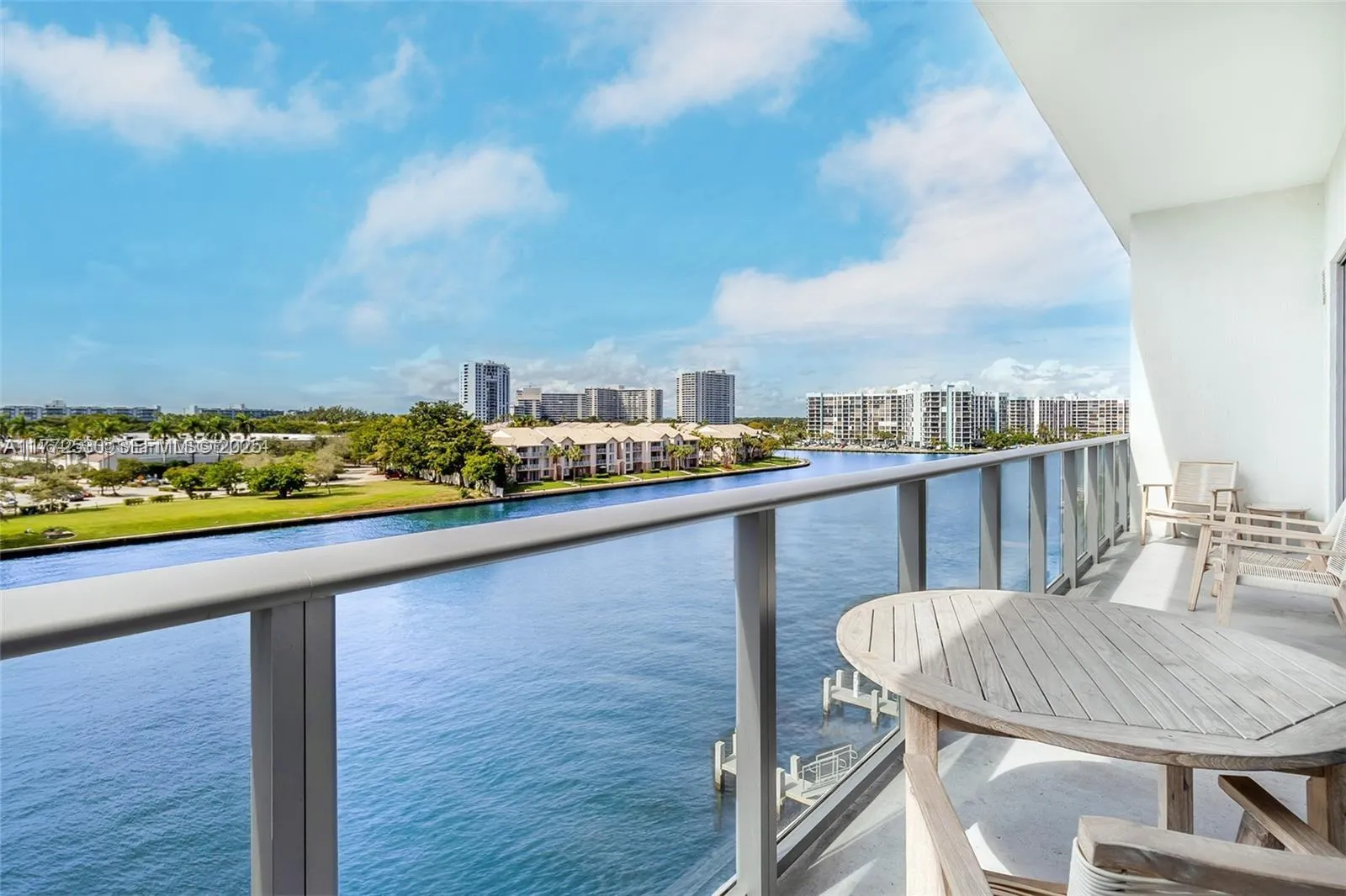 Foto de propiedad en 4010 S Ocean Drive R406, Hollywood, FL 33019 Hollywood con MLS#