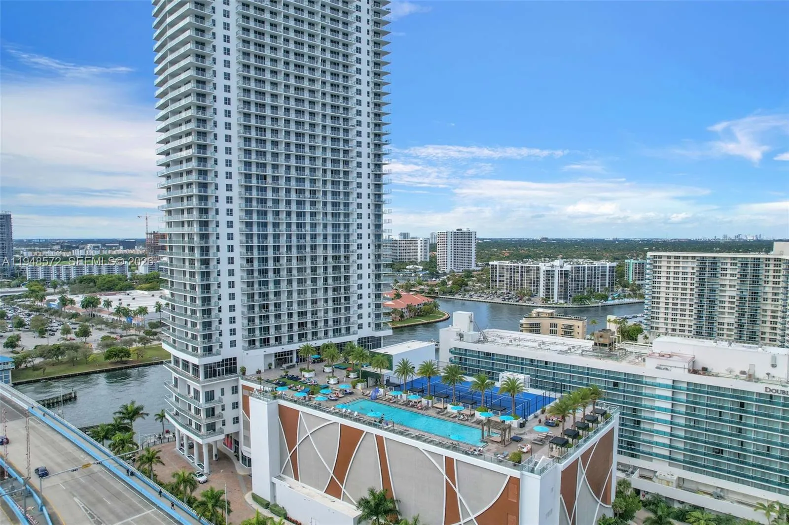 Foto de propiedad en 4010 S Ocean Drive R701, Hollywood, FL 33019 Hollywood con MLS#