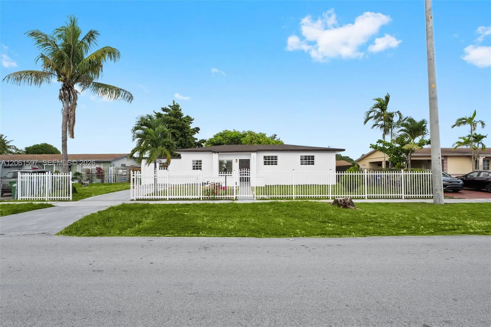 Foto de propiedad en 4011 NW 171st Street, Miami Gardens, FL 33055 Miami Gardens con MLS# 