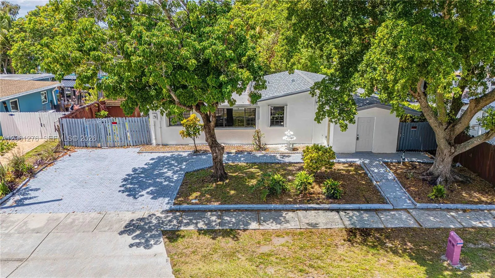 Foto de propiedad en 4011 SW 32nd Street, West Park, FL 33023 West Park con MLS# 