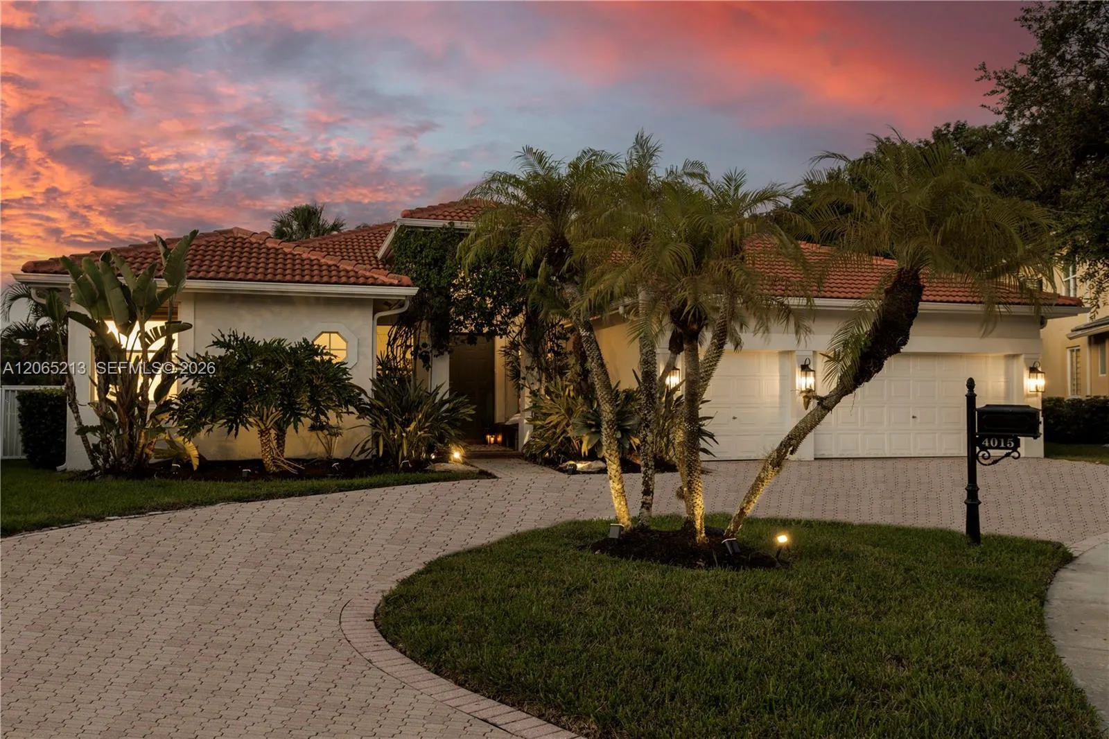 Foto de propiedad en 4015 Crossbill Lane, Weston, FL 33331 Weston con MLS# 