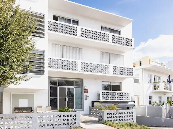 Foto de propiedad en 4015 Indian Creek Drive 302, Miami Beach, FL 33140 Miami Beach con MLS# 