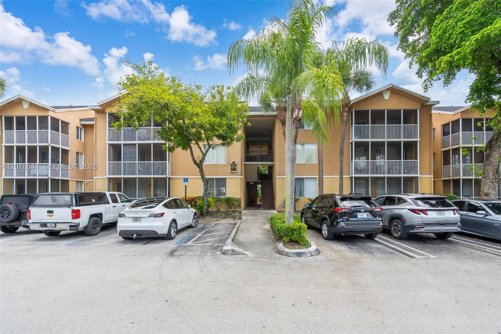 Foto de propiedad en 4015 W Mcnab Road D210, Pompano Beach, FL 33069 Pompano Beach con MLS# 