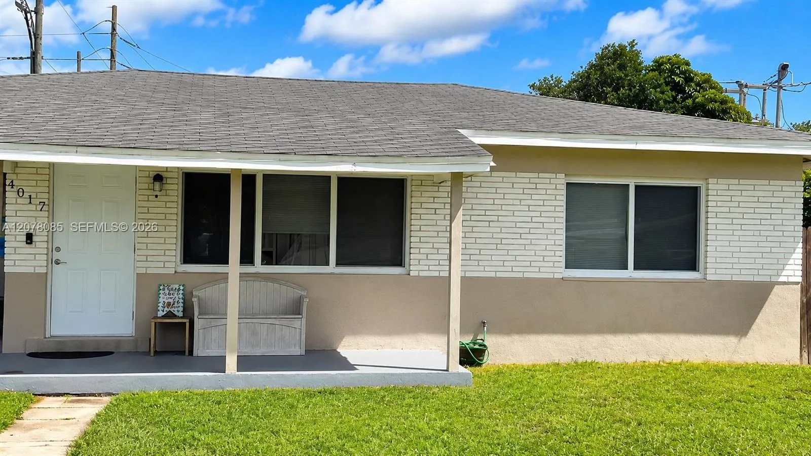 Foto de propiedad en 4017 SW 20th Street, West Park, FL 33023 West Park con MLS# 