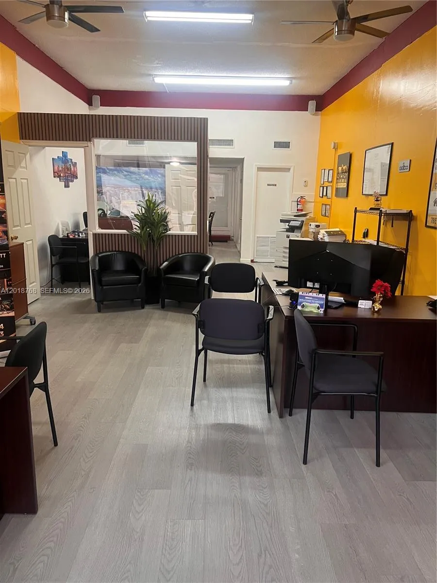 En Venta 402 NW 27 Avenue, Miami, FL 33125, Miami, FL 33125